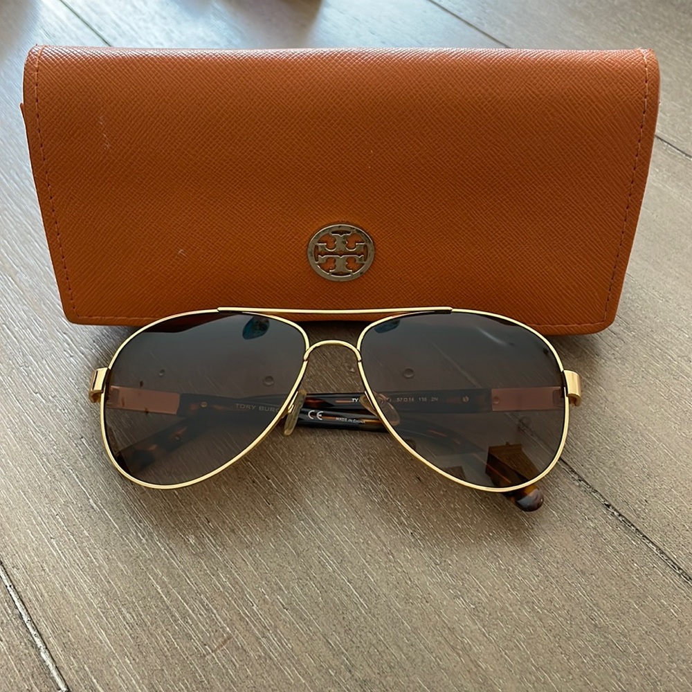 Tory Burch gold aviators TY6010